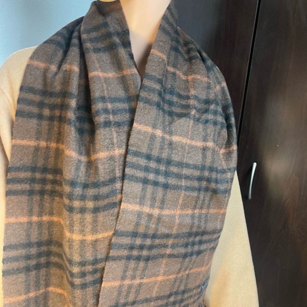authentic vintage Burberry nova check cashmere scarf (P995) - Picture 7 of 9